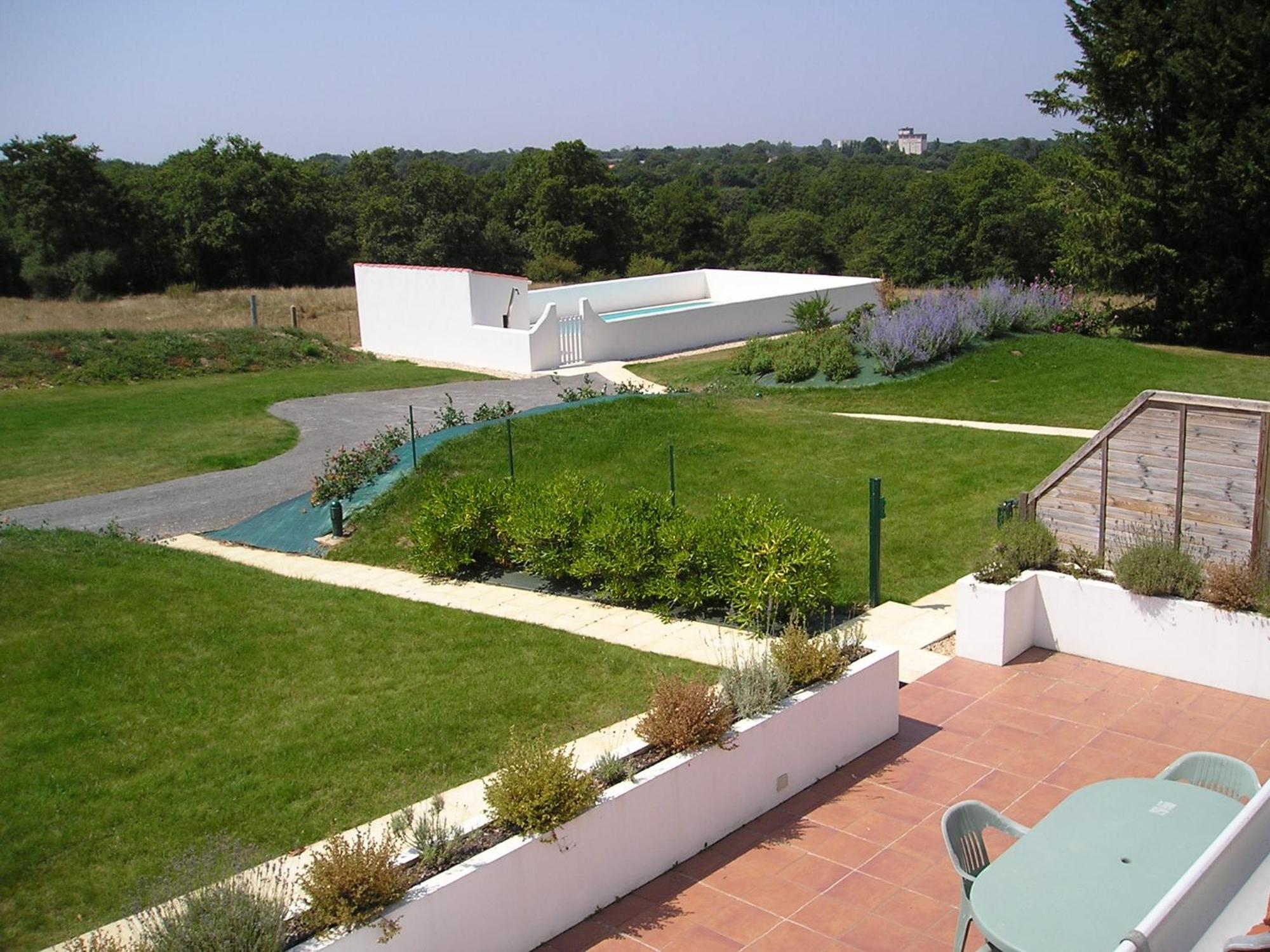 Maison De Campagne Pour 6 Avec Piscine Commequiers Luaran gambar
